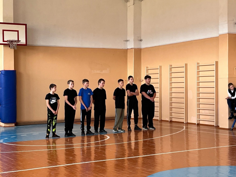 Муниципальные соревнования по баскетболу.